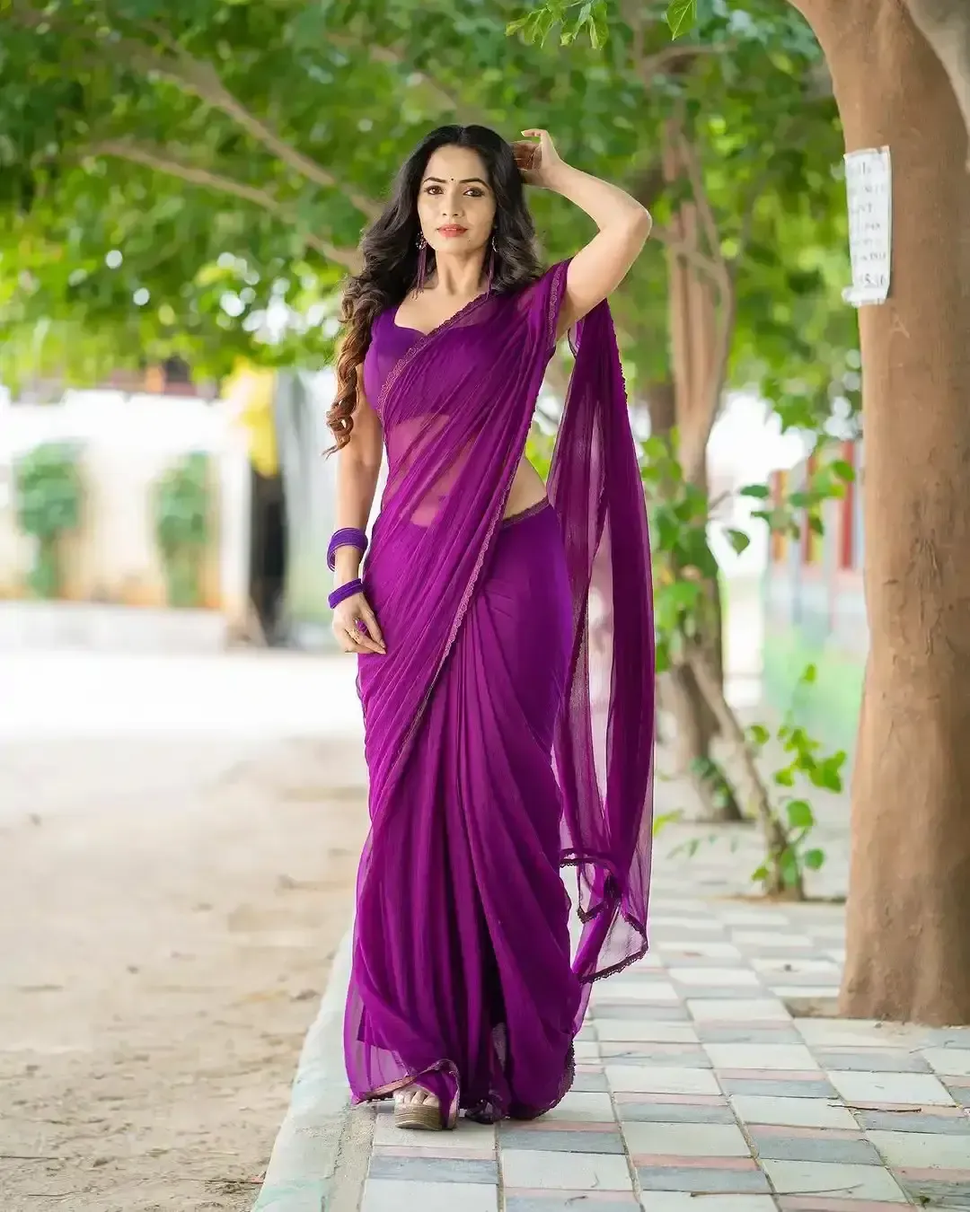 Indian Actress Shobha Shetty In Traditional Violet Saree